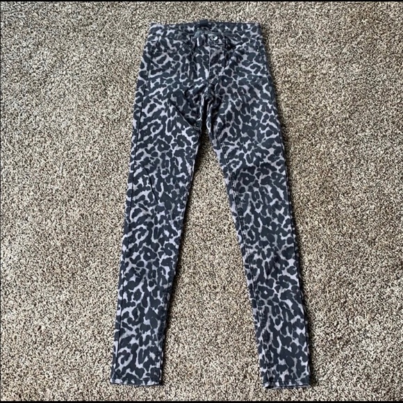 COPY - H&M cheetah print skinny jeans - Picture 2 of 5